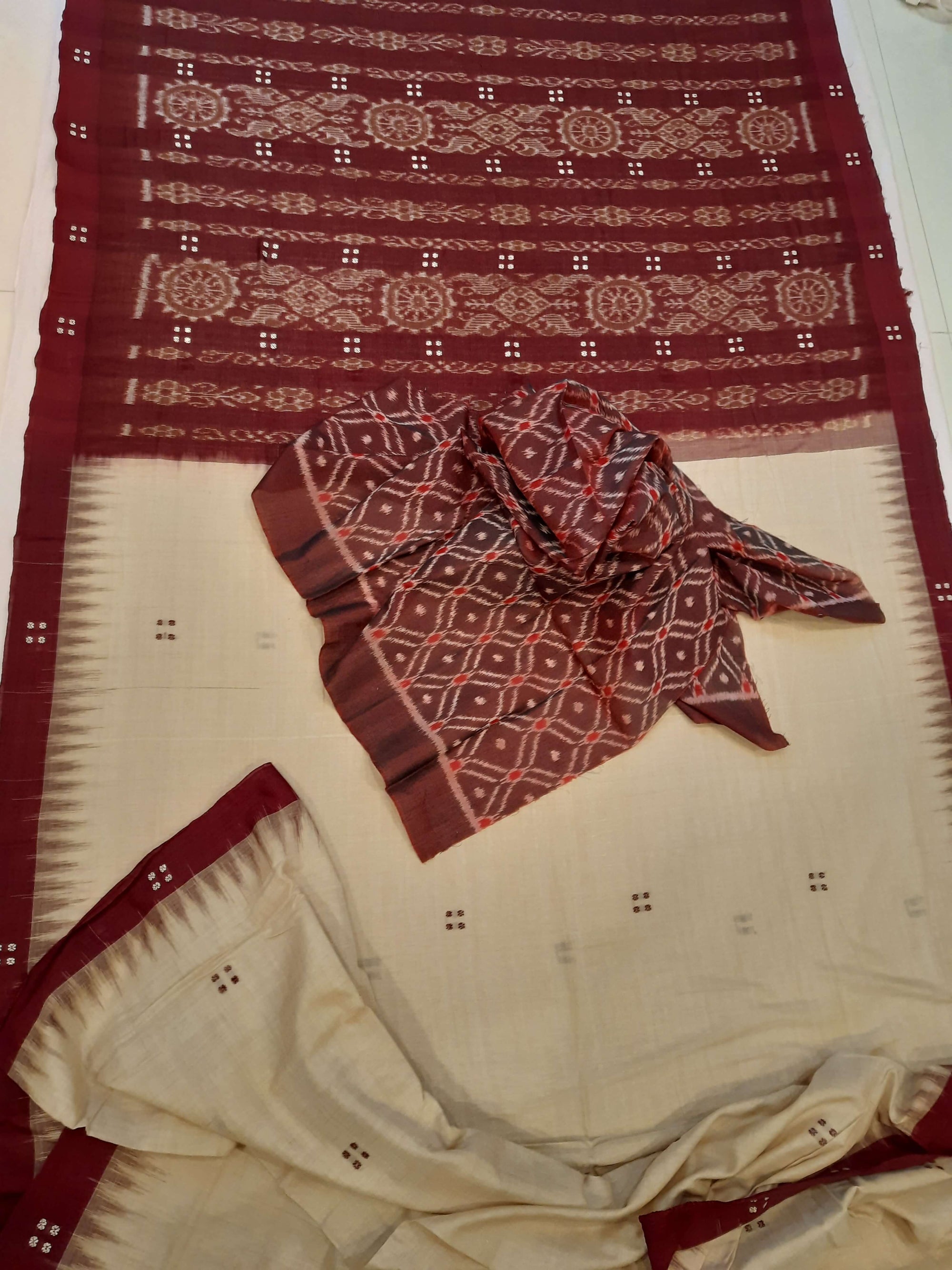 Beige Cotton Odisha Ikat saree with mix match cotton Sambalpuri ikat blouse Piece