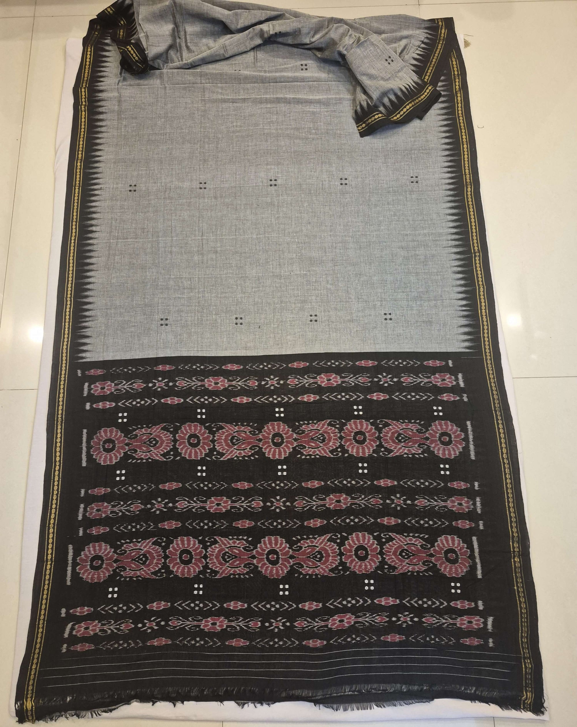 Grey Ekphulia Pattern Odisha Ikat Cotton Saree with cotton ikat blouse piece