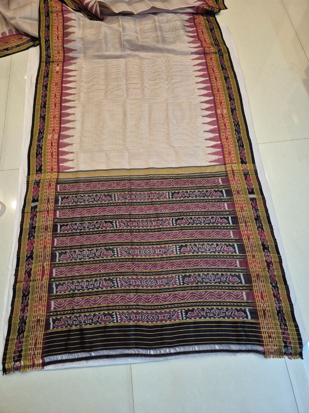 Beige Sachipar pattern Odisha Khandua Pata Silk Saree with cotton ikat blouse piece