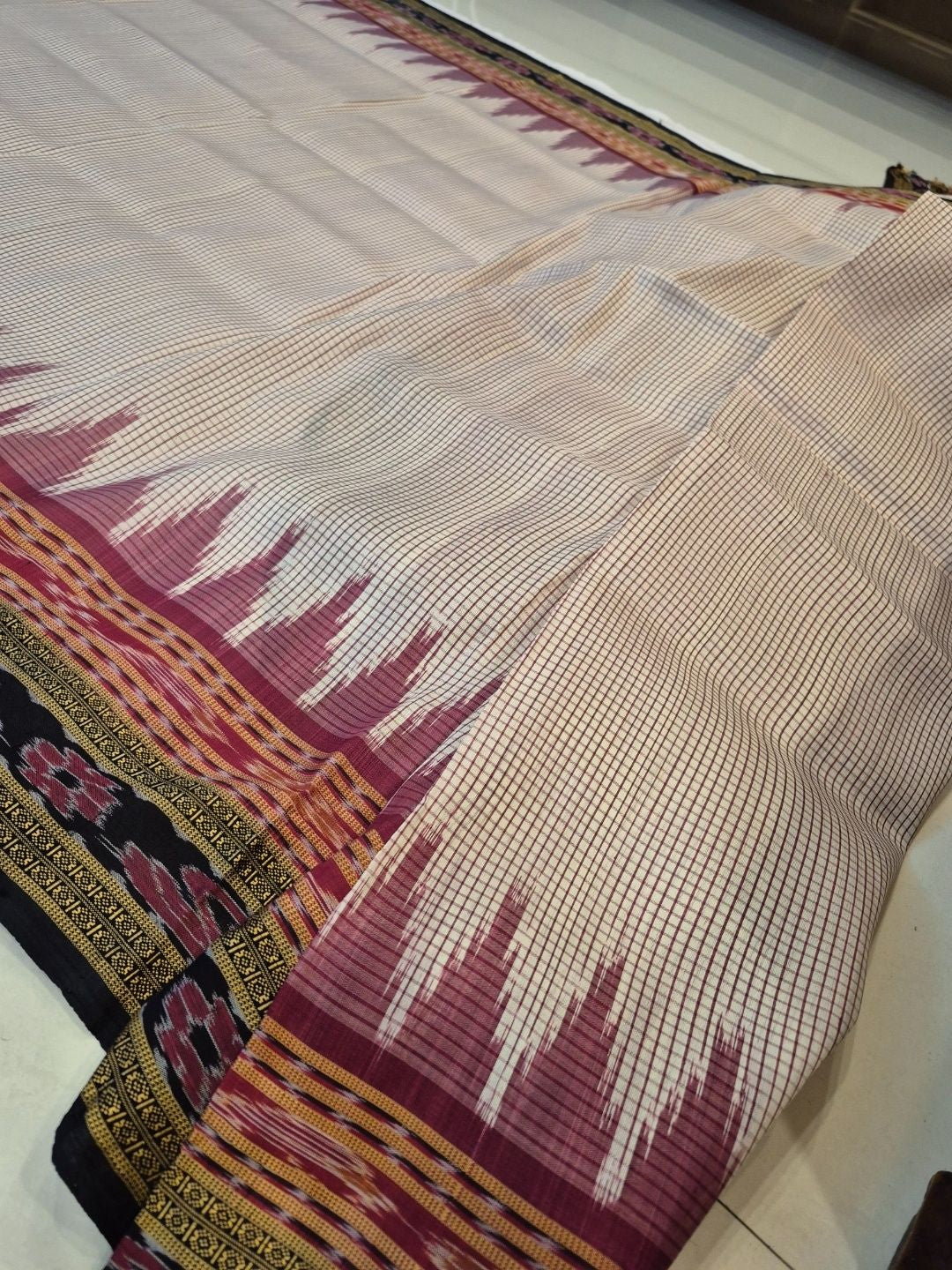 Beige Sachipar pattern Odisha Khandua Pata Silk Saree with cotton ikat blouse piece