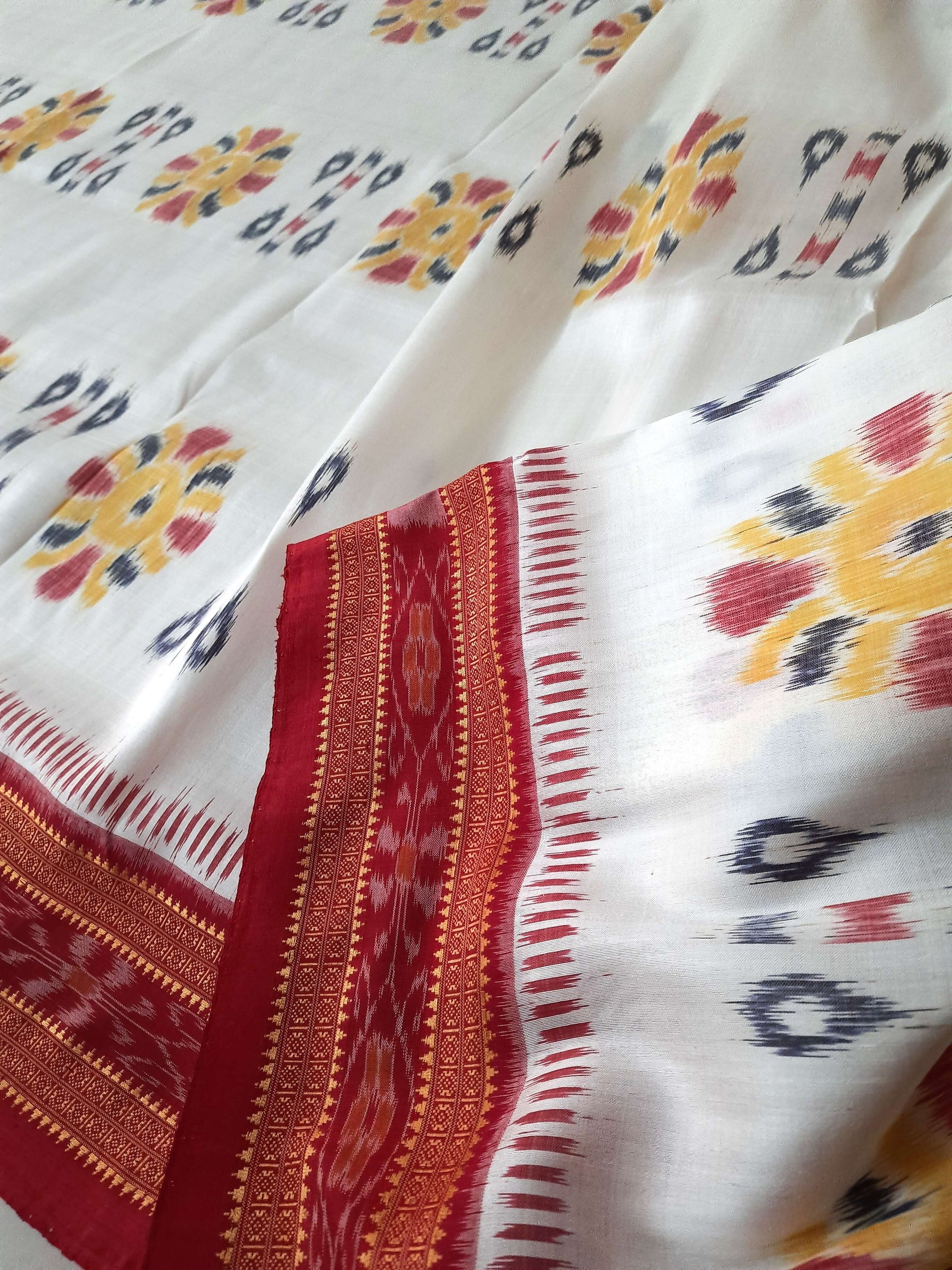 Off-white Odisha Khandua Pata Silk Saree with cotton ikat blouse piece