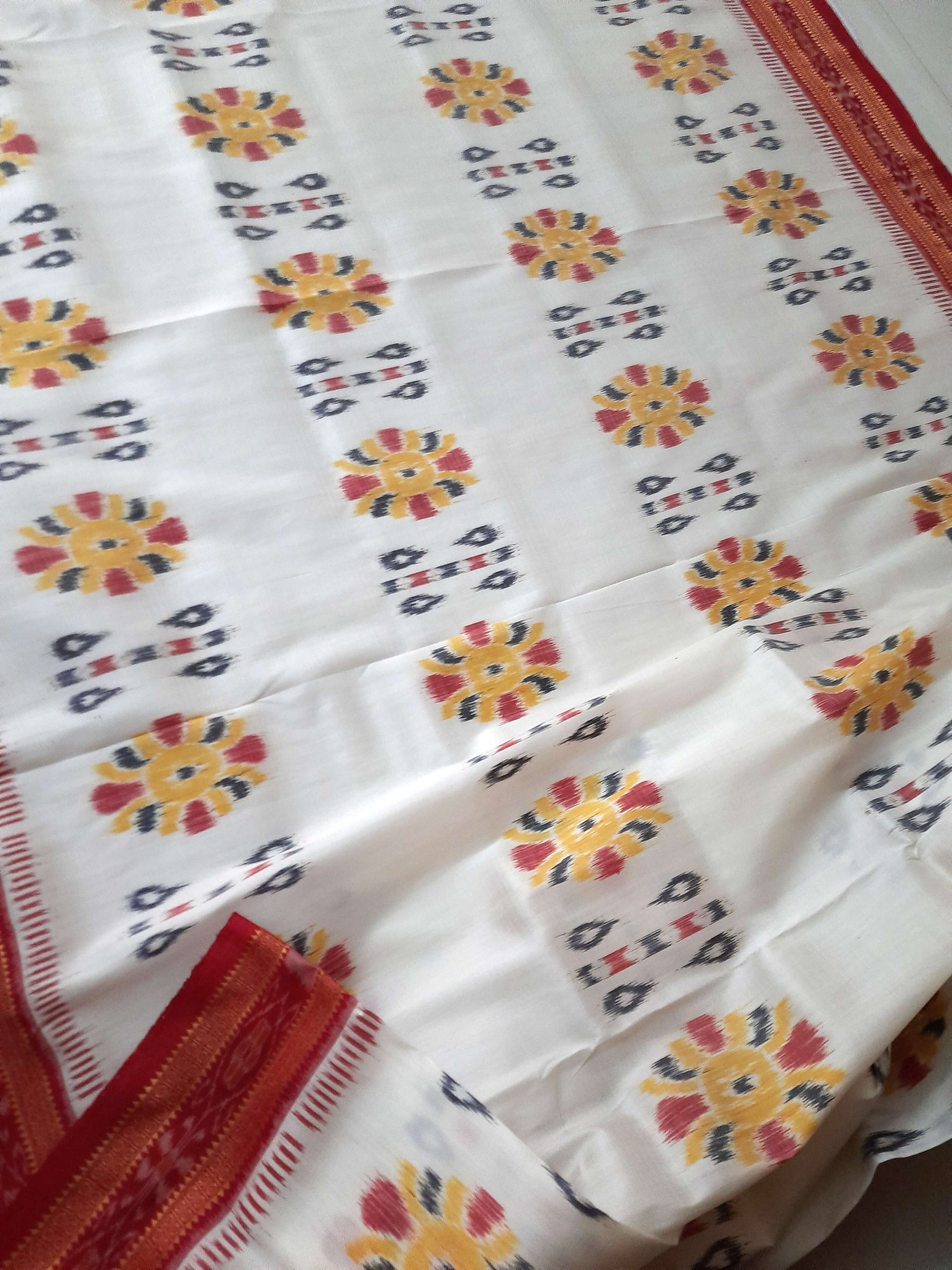 Off-white Odisha Khandua Pata Silk Saree with cotton ikat blouse piece