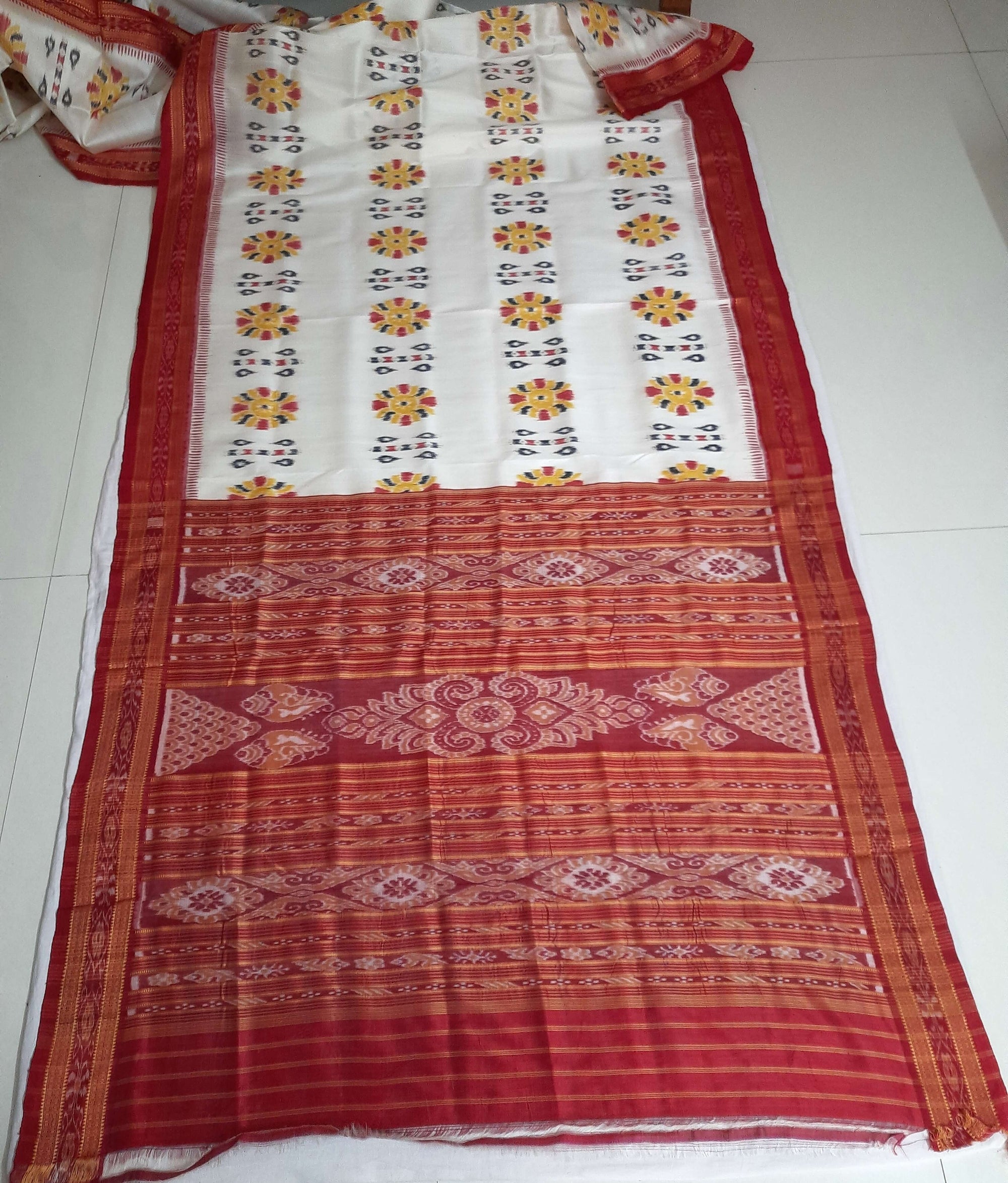 Off-white Odisha Khandua Pata Silk Saree with cotton ikat blouse piece