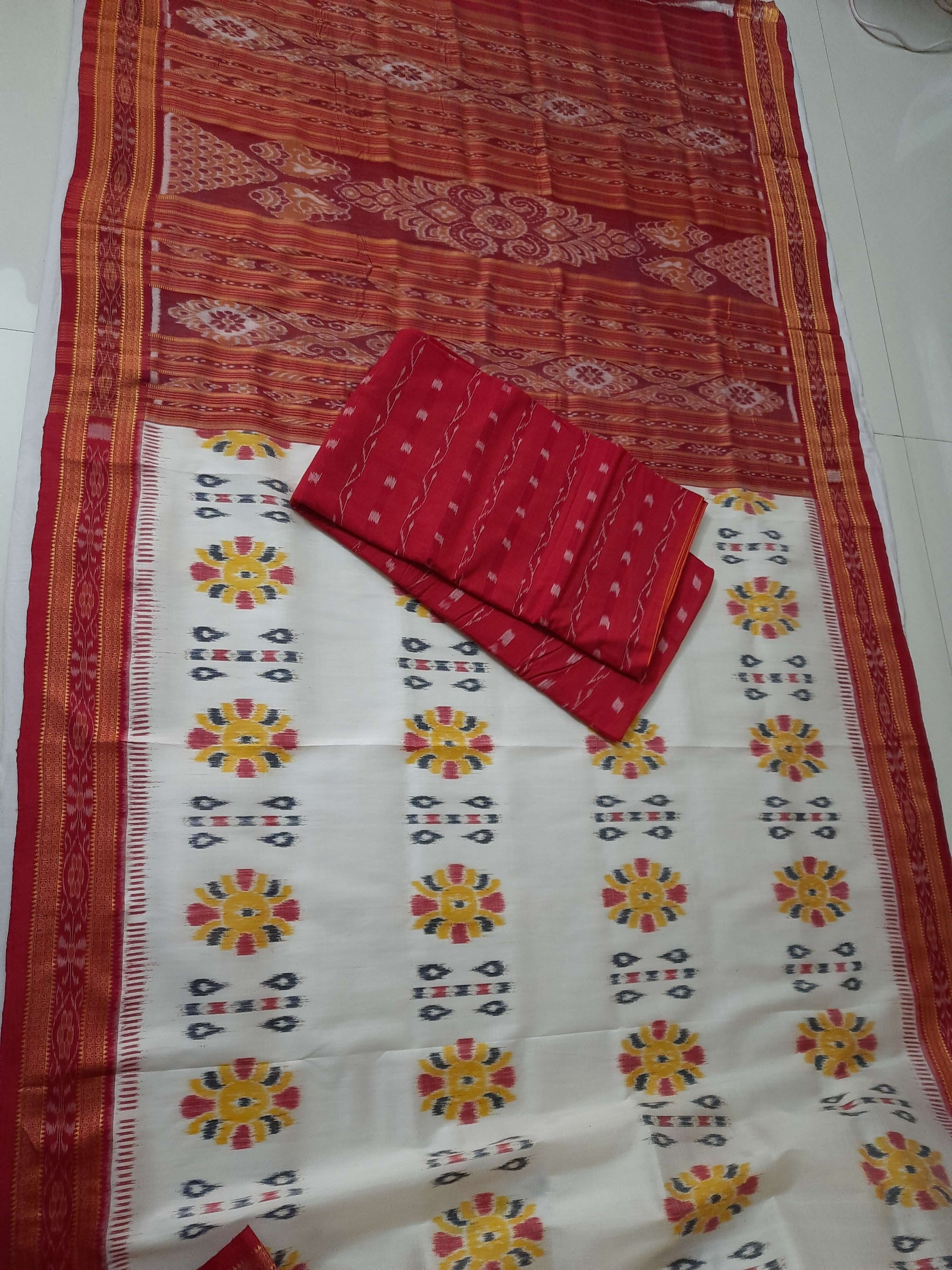 Off-white Odisha Khandua Pata Silk Saree with cotton ikat blouse piece
