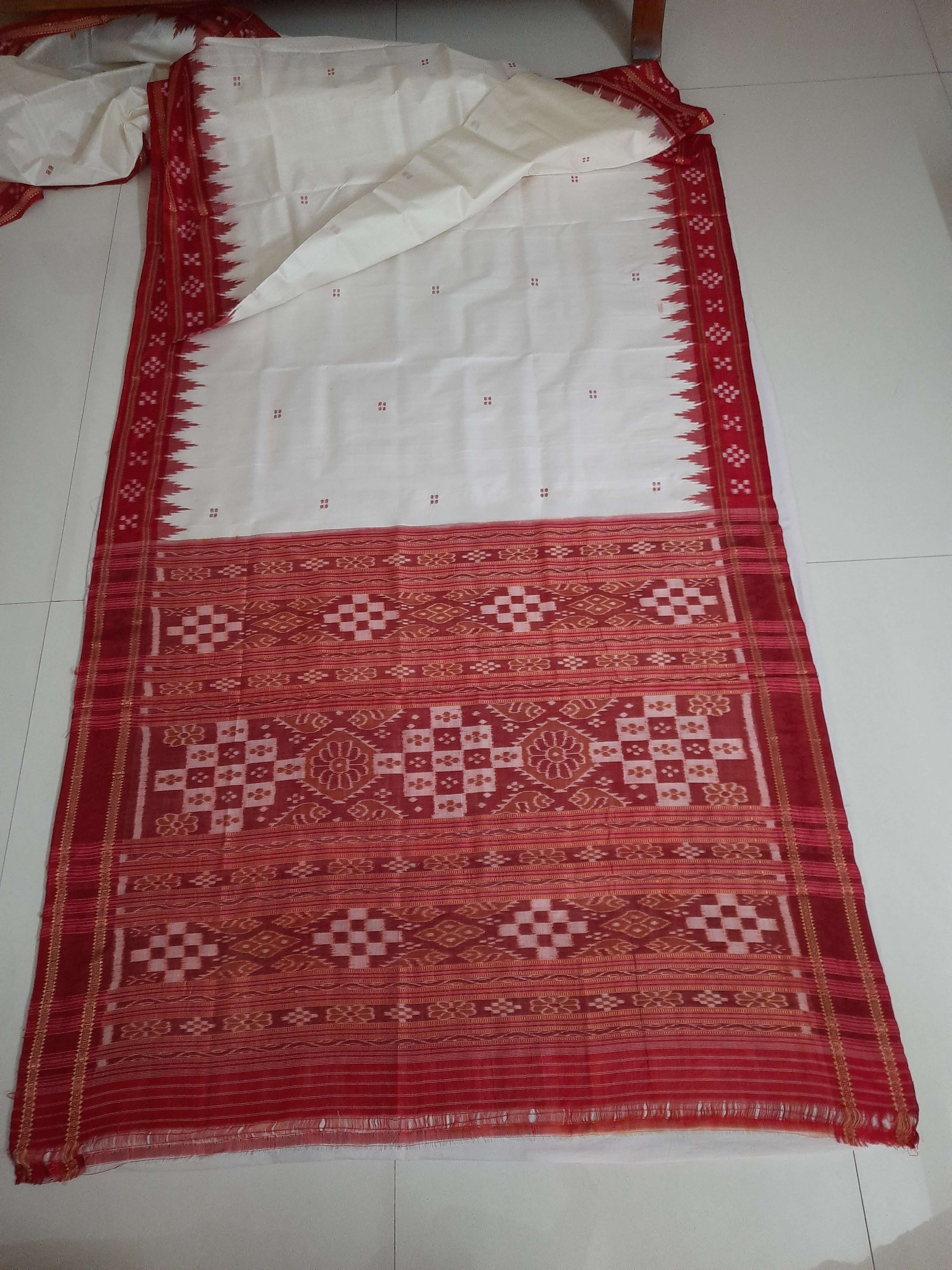Off-white Odisha Khandua Pata Silk Saree with cotton ikat blouse piece