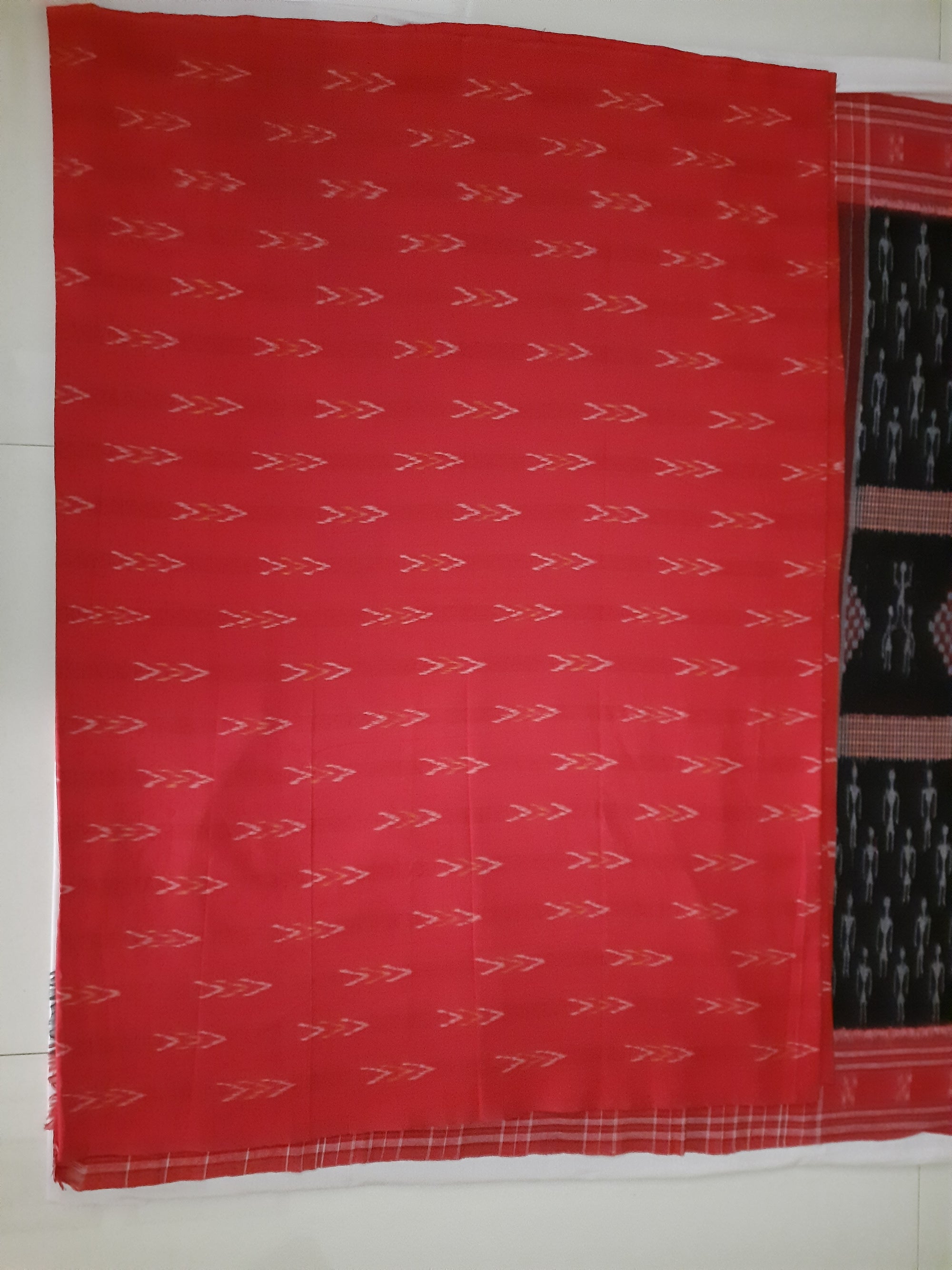 White and Red Odisha Khandua Pata Silk Saree with cotton ikat blouse piece