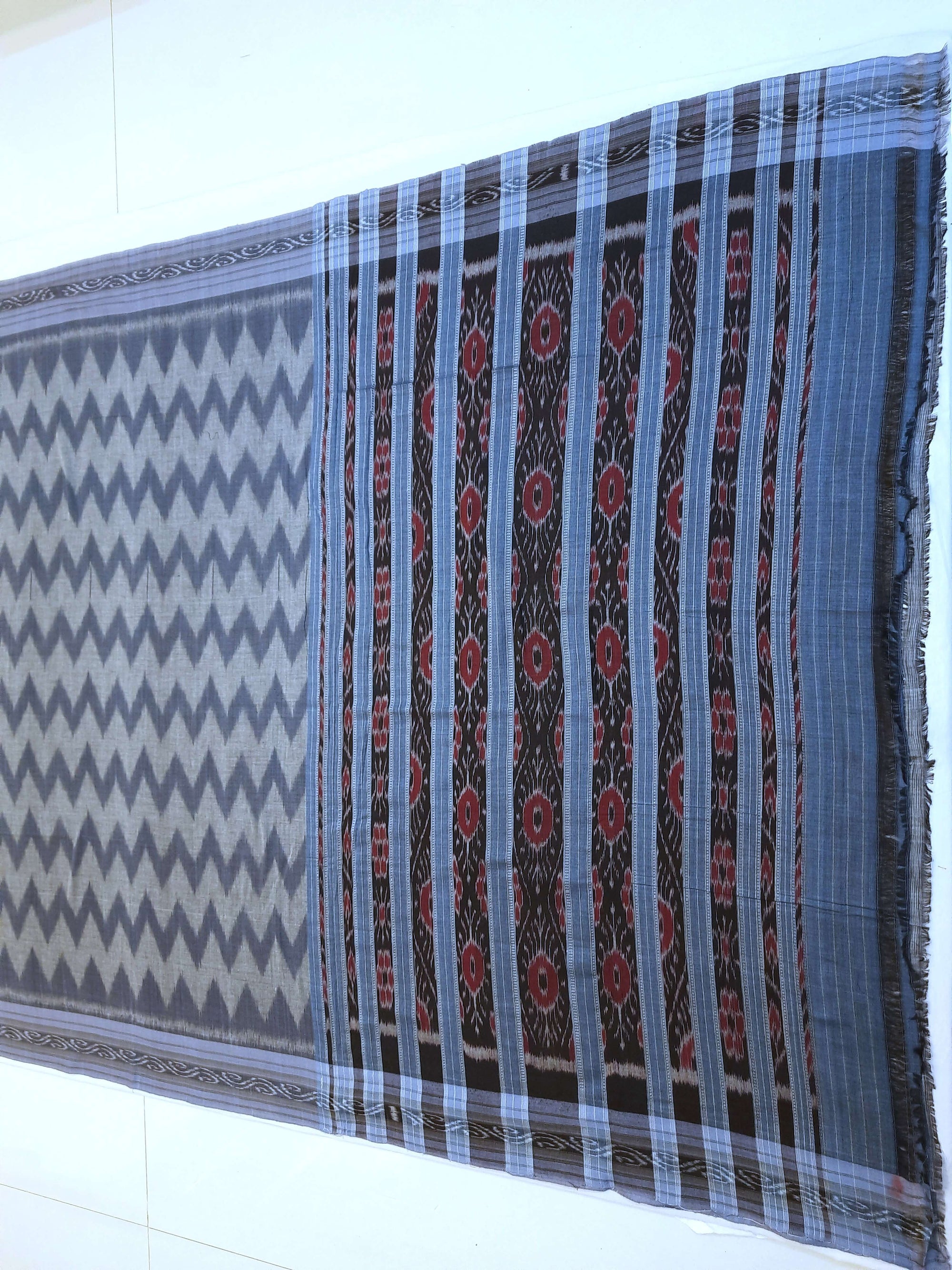 Grey Cotton Odisha Ikat saree with mix match blouse piece