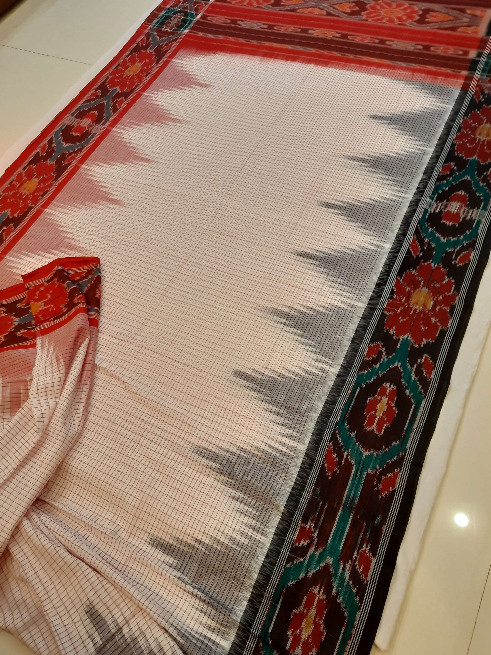 White GangaJamuna border Cotton Odisha Ikat saree with mix match cotton ikat blouse (Copy)