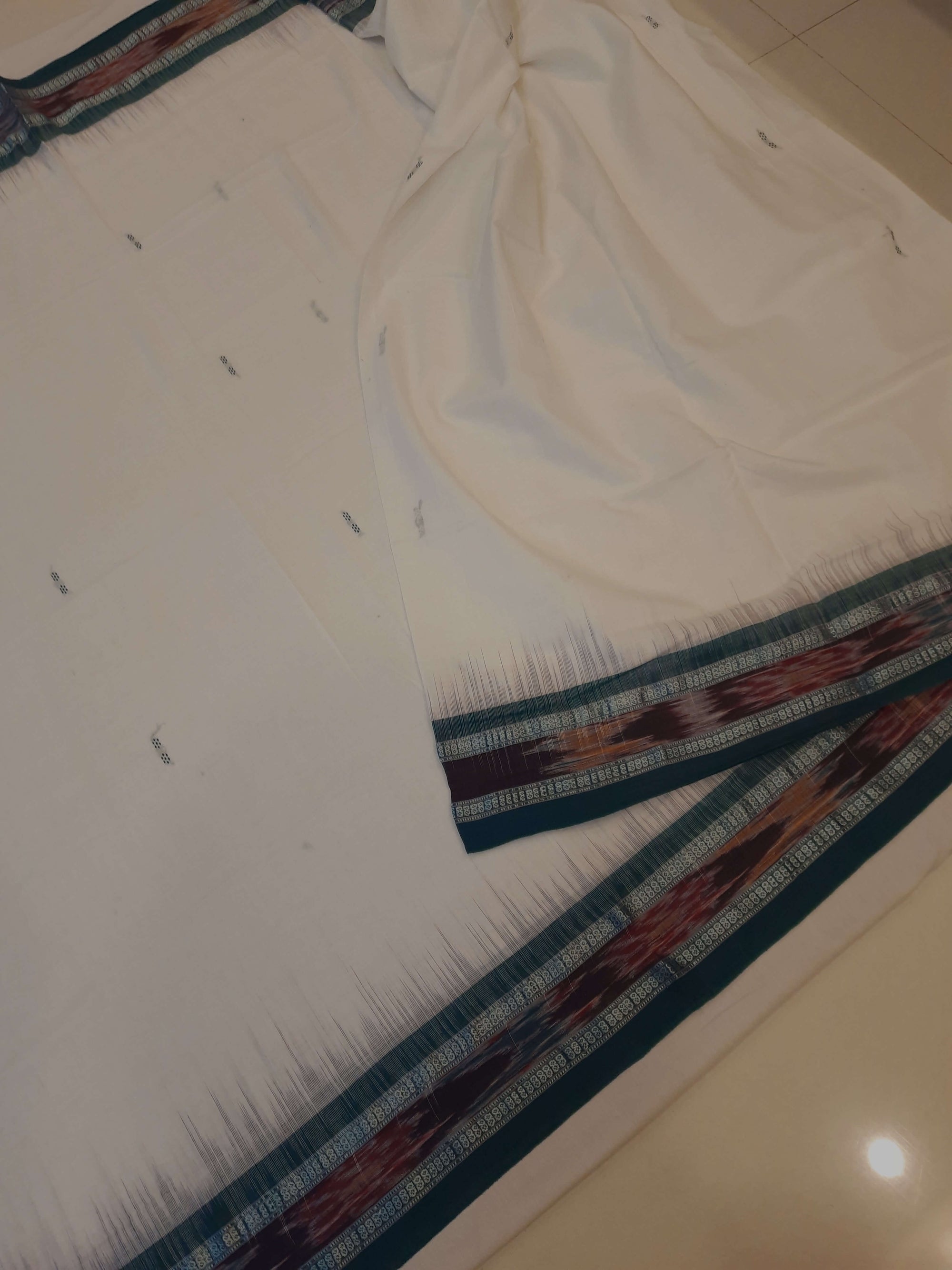 White Cotton Odisha Ikat saree with mix match blouse piece