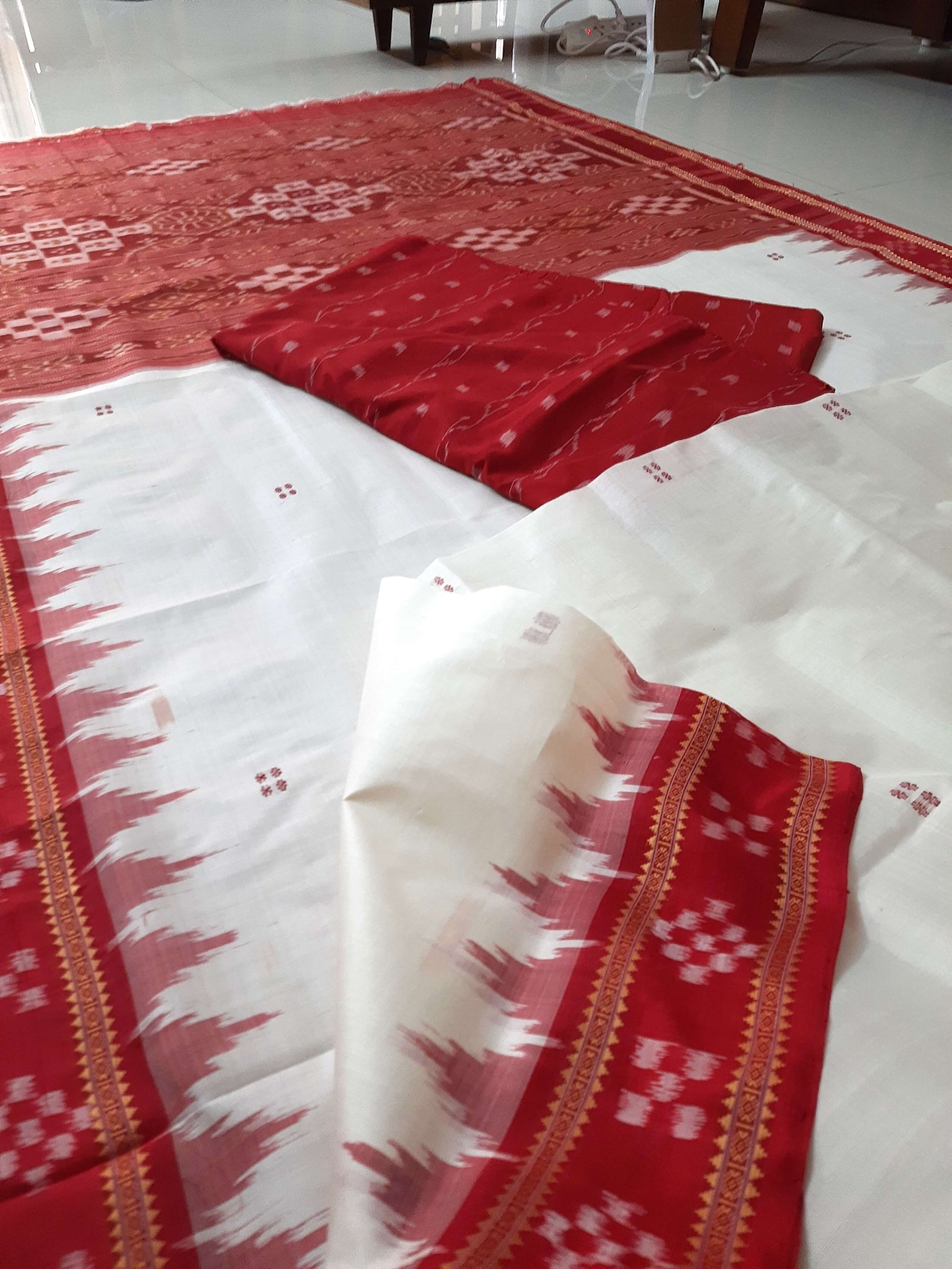 Off-white Odisha Khandua Pata Silk Saree with cotton ikat blouse piece