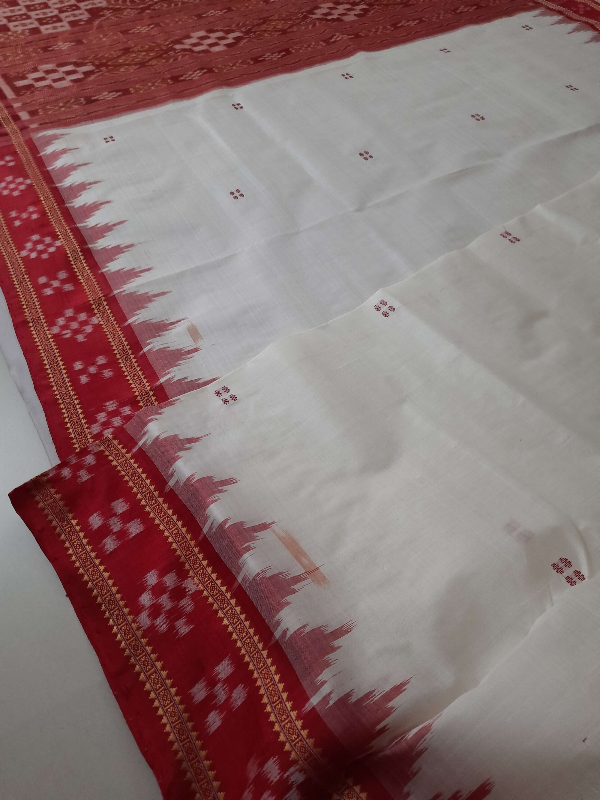 Off-white Odisha Khandua Pata Silk Saree with cotton ikat blouse piece