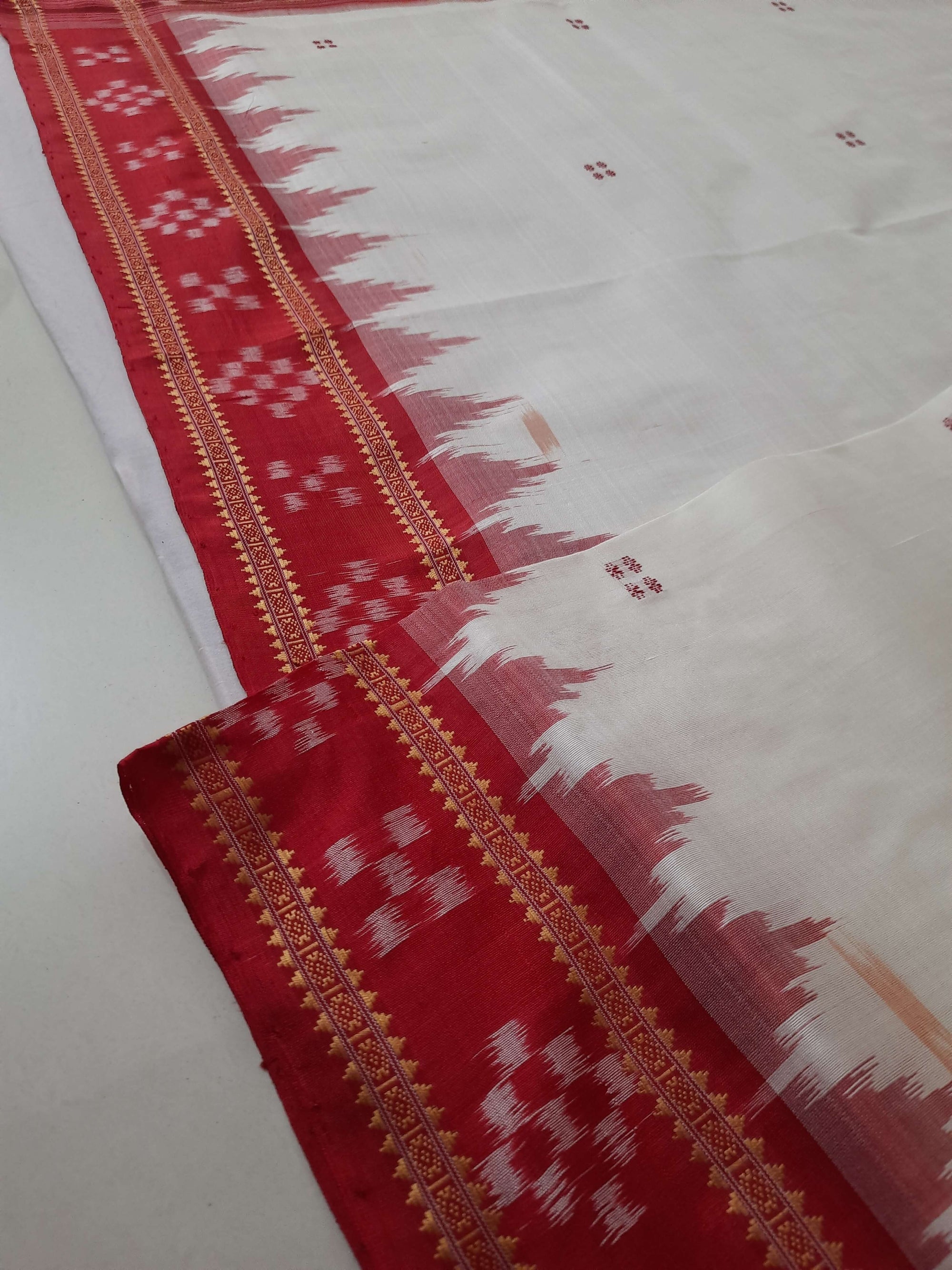 Off-white Odisha Khandua Pata Silk Saree with cotton ikat blouse piece
