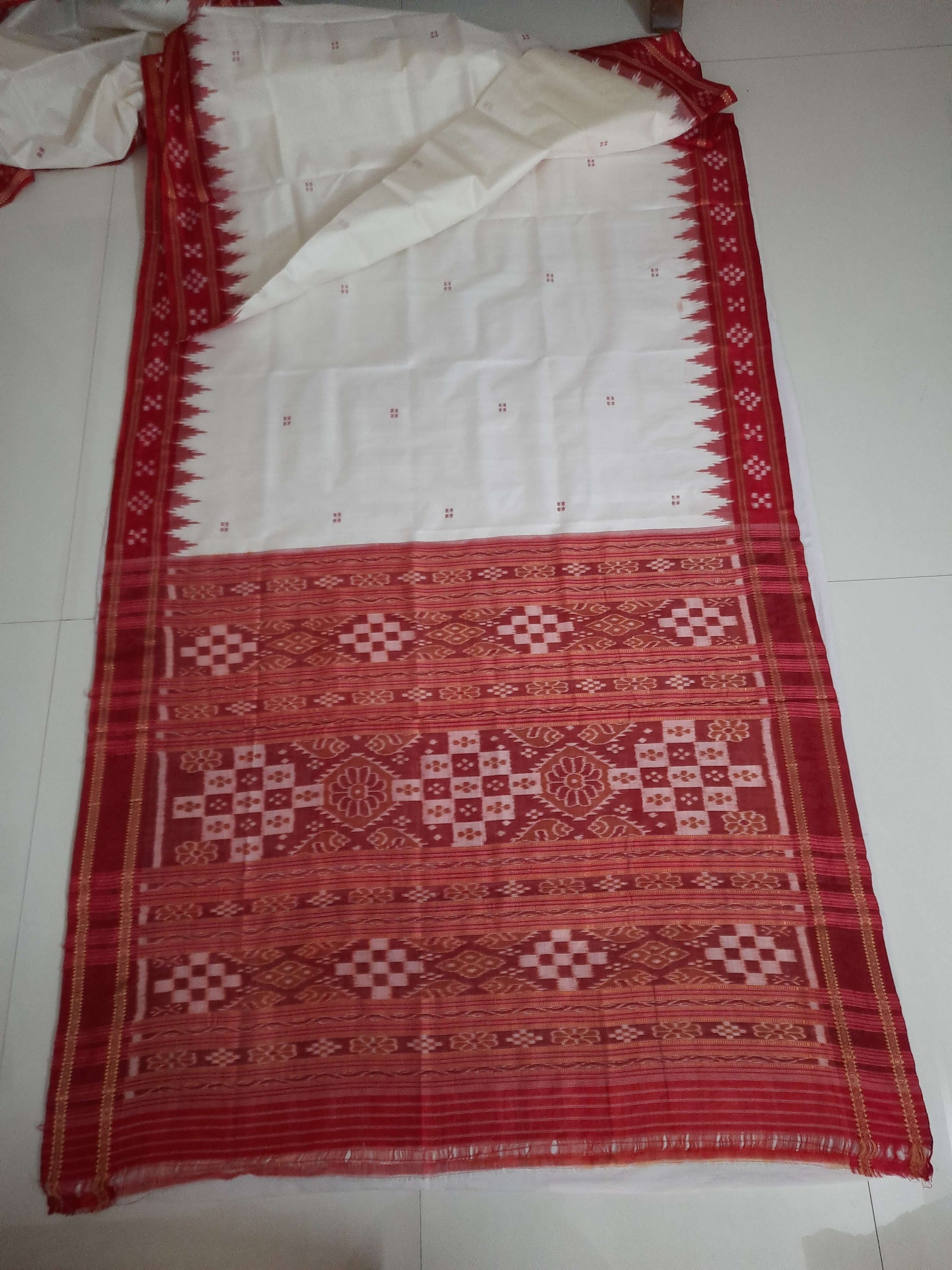 Off-white Odisha Khandua Pata Silk Saree with cotton ikat blouse piece