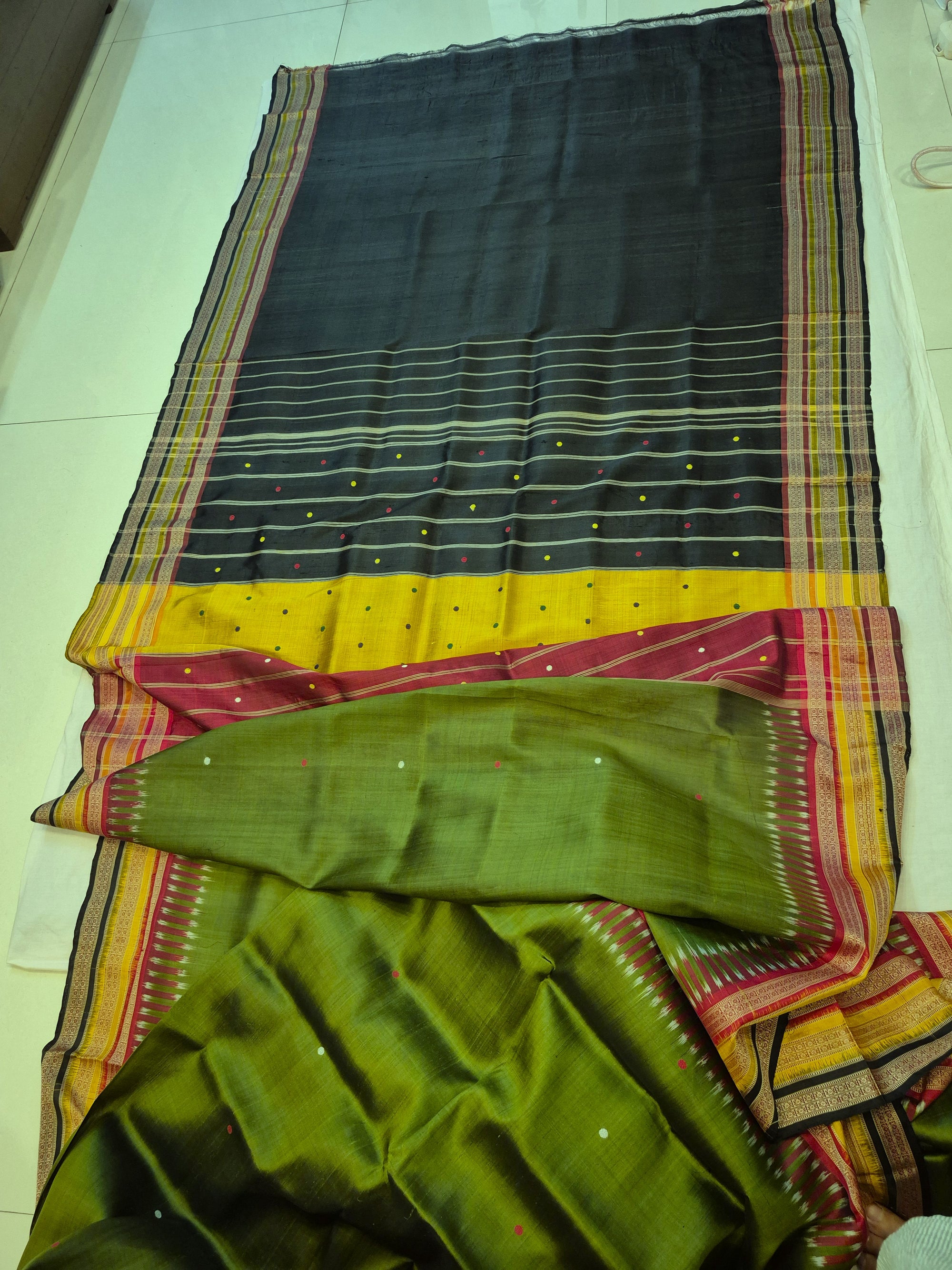 OliveGreen Kathiphera Odisha Khandua Silk Saree with running blouse piece