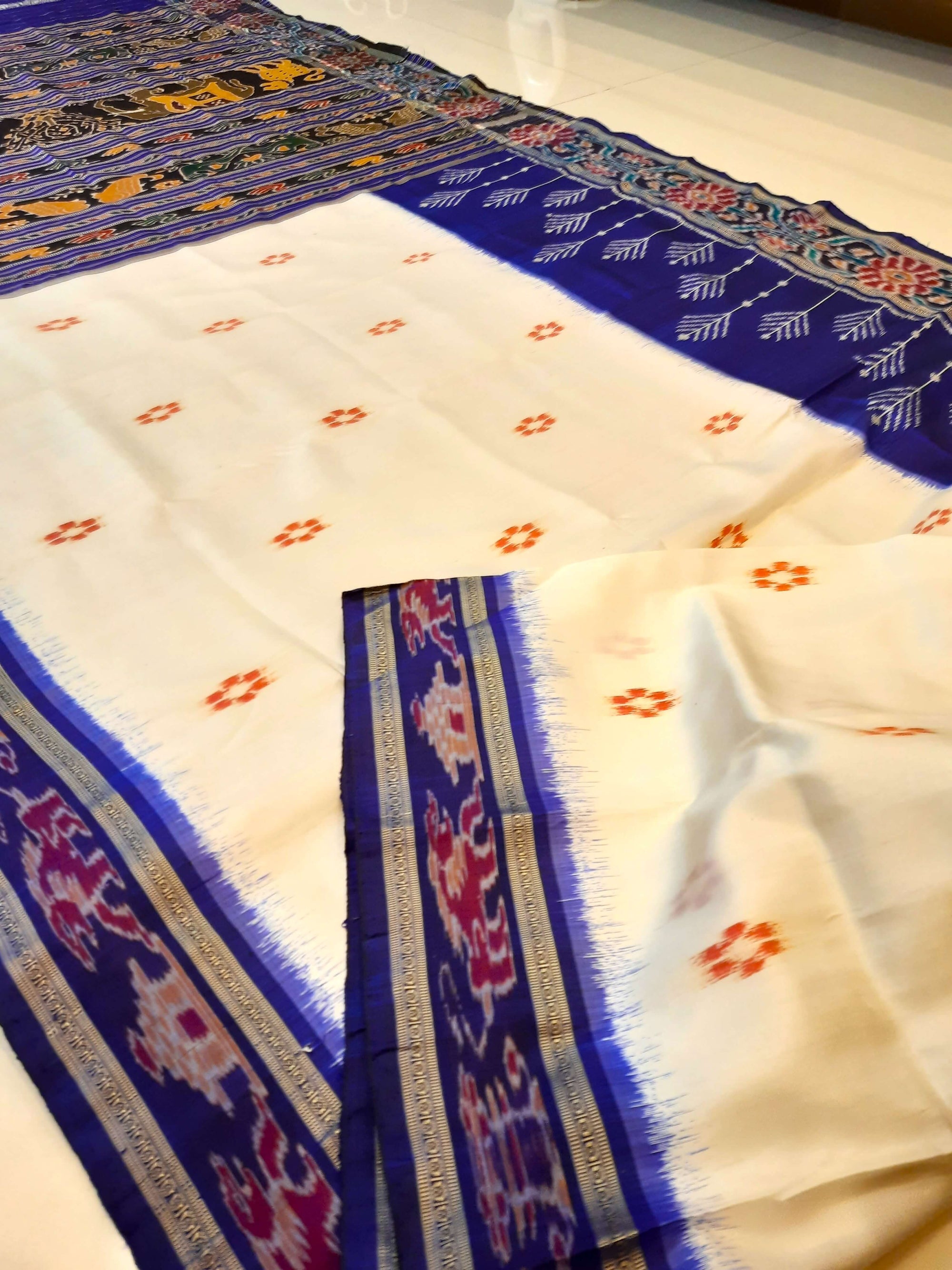 White wide border Odisha Khandua Pata Silk Saree with cotton ikat blouse piece