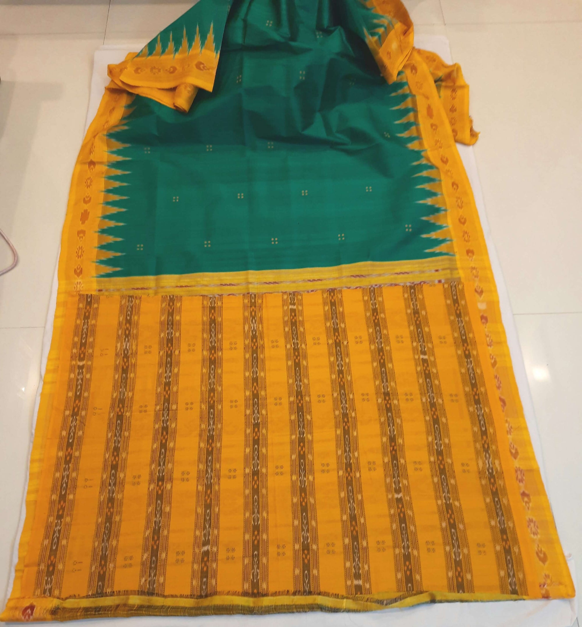 Green Odisha Khandua Pata Silk Saree with cotton ikat blouse piece