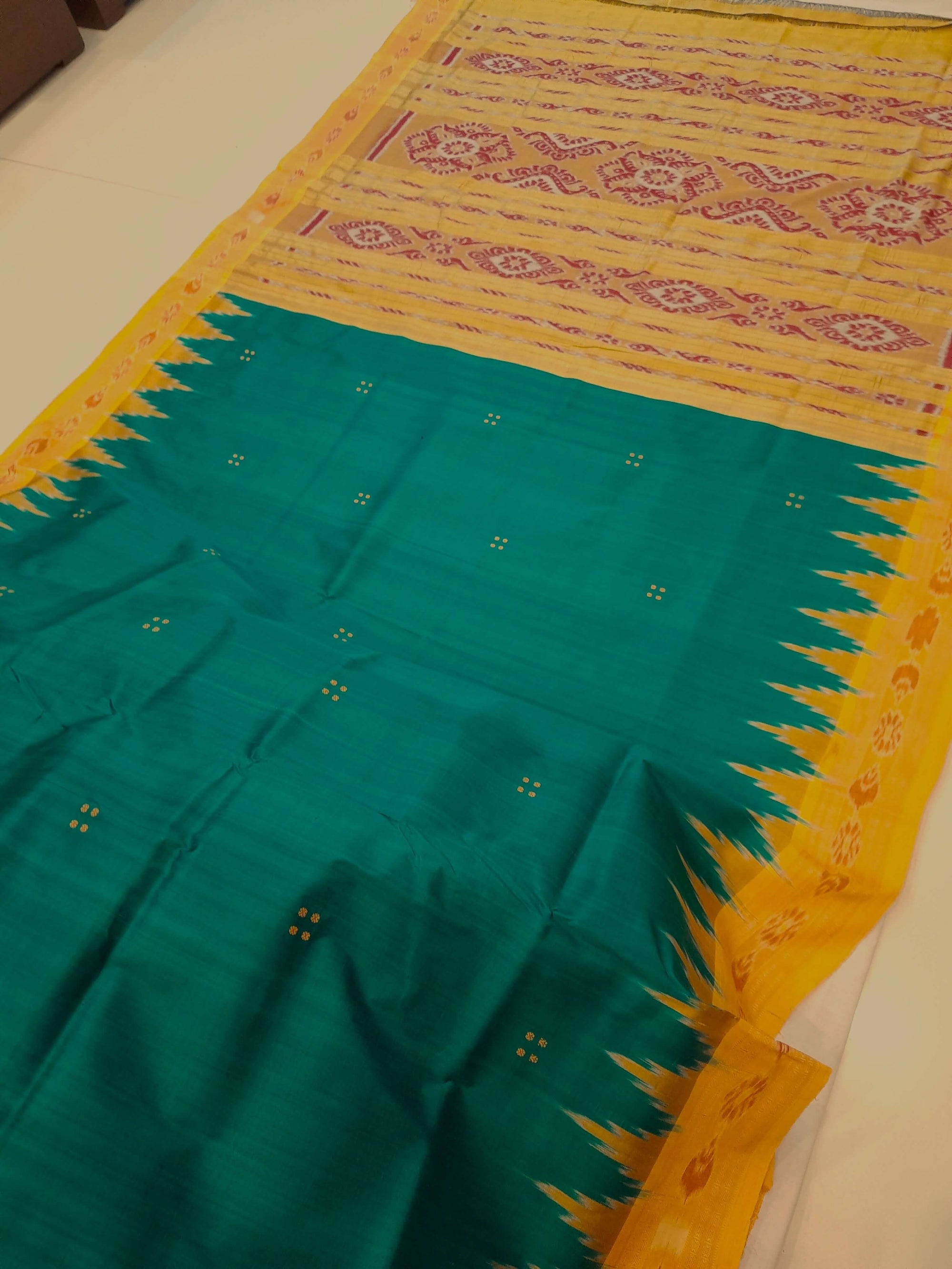 Green Odisha Khandua Pata Silk Saree with cotton ikat blouse piece