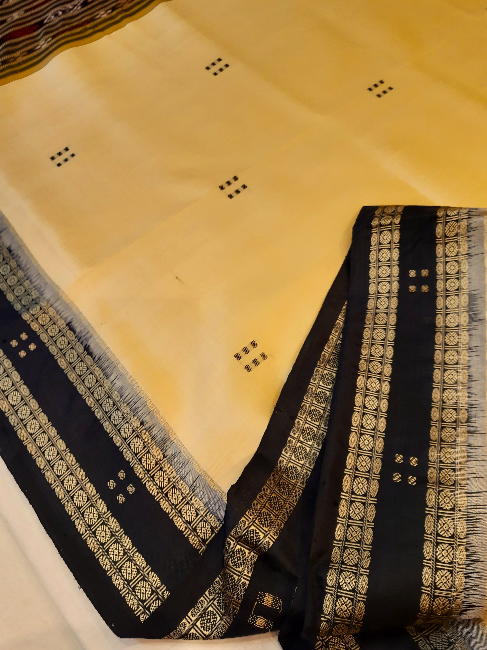 Butter Colour Odisha Khandua Pata Silk Saree with Silk blouse piece