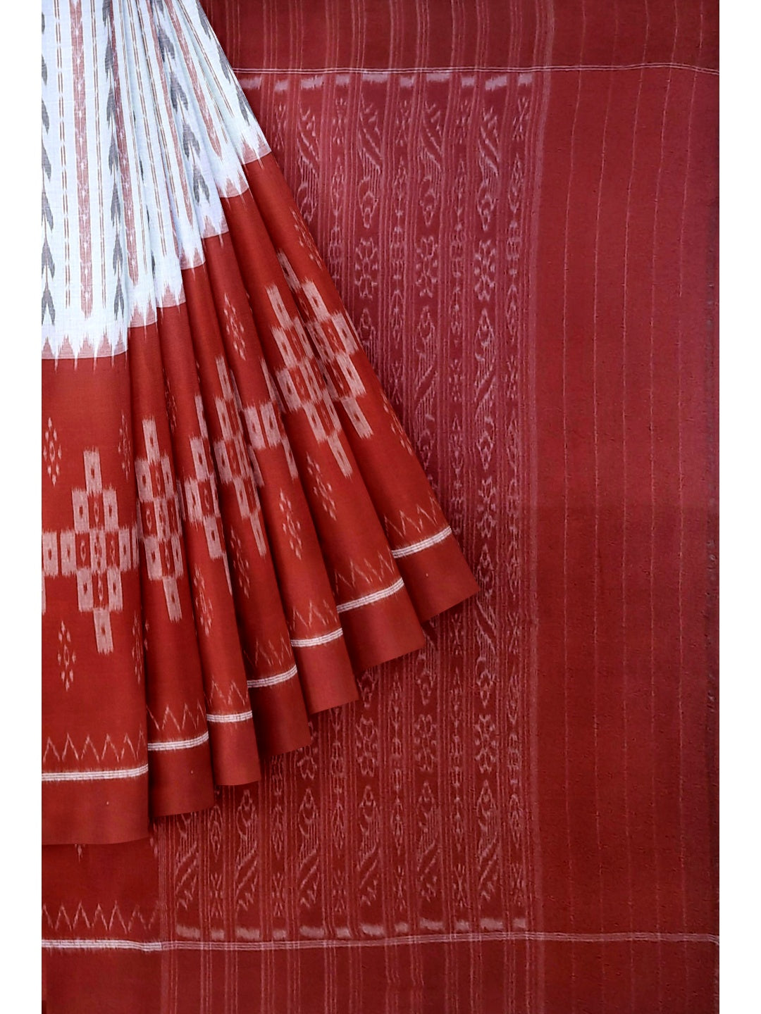 White and Red combination Odisha Ikat saree  with cotton ikat Pasapalli blouse piece