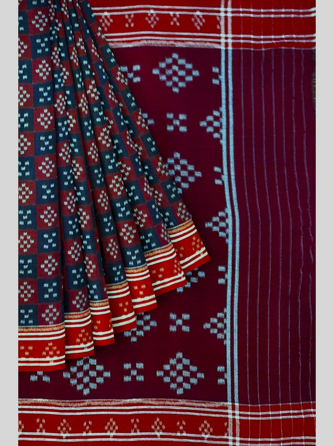 Pasapalli pattern Odisha Ikat saree with cotton ikat blouse piece