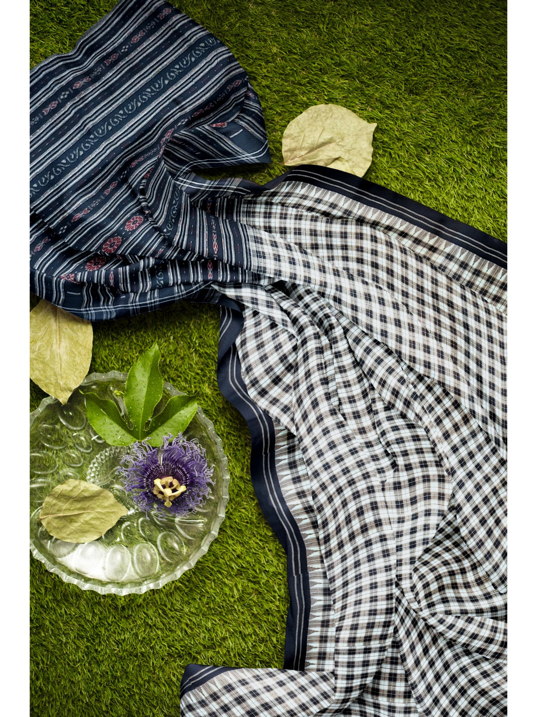 Checkered body cotton Sambalpuri Saree with Phodo Kumbha border running blouse piece