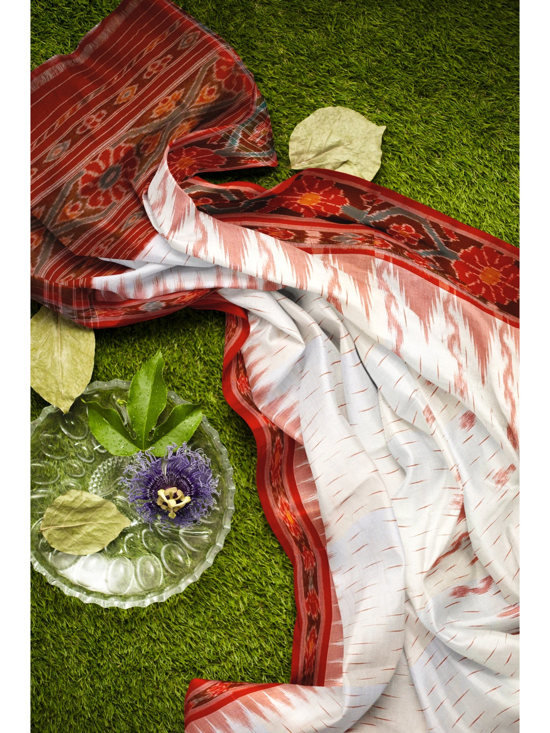 White with Red Cotton Odisha Ikat saree with cotton ikat blouse piece