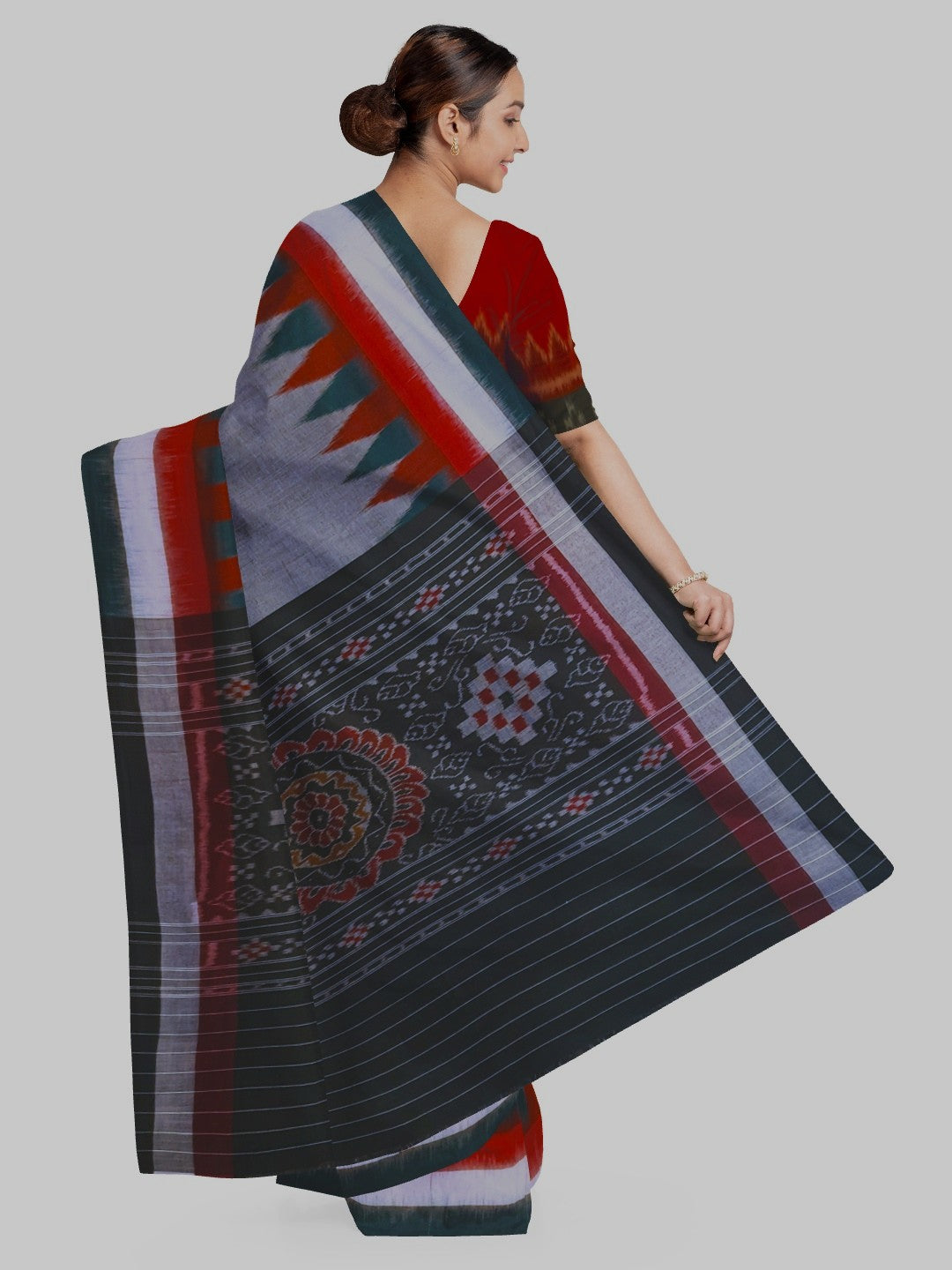 Grey double border Cotton Odisha Ikat saree with cotton ikat blouse piece