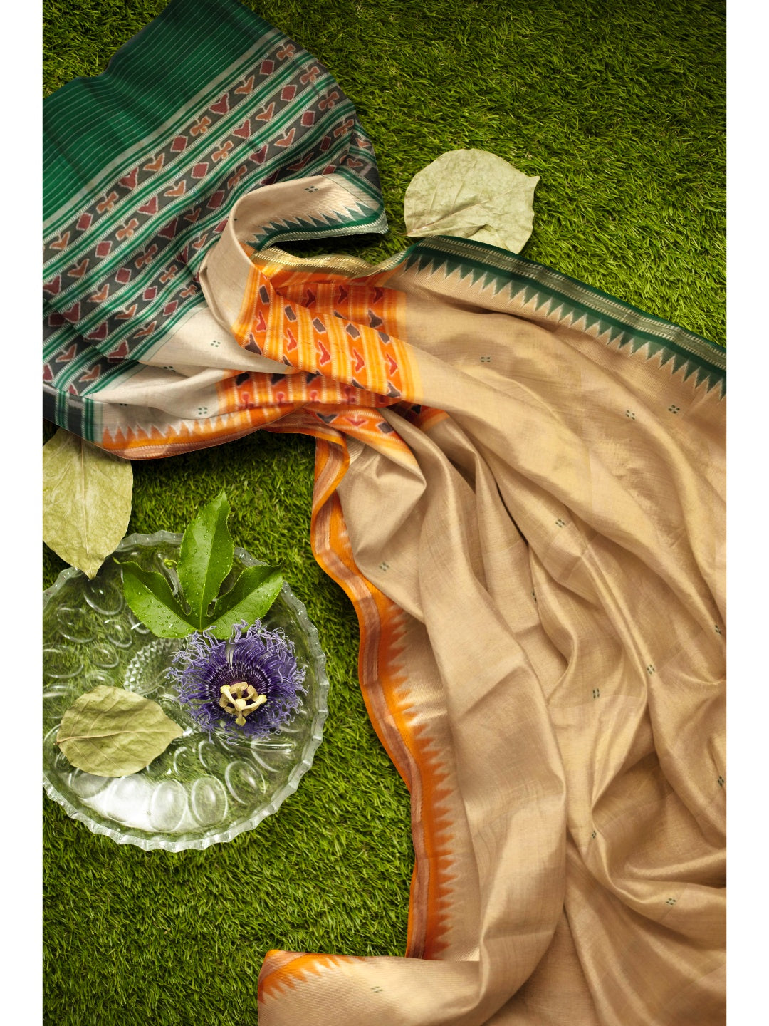 Beige Gangajamuna border Odisha Khandua Pata Silk Saree with running blouse piece