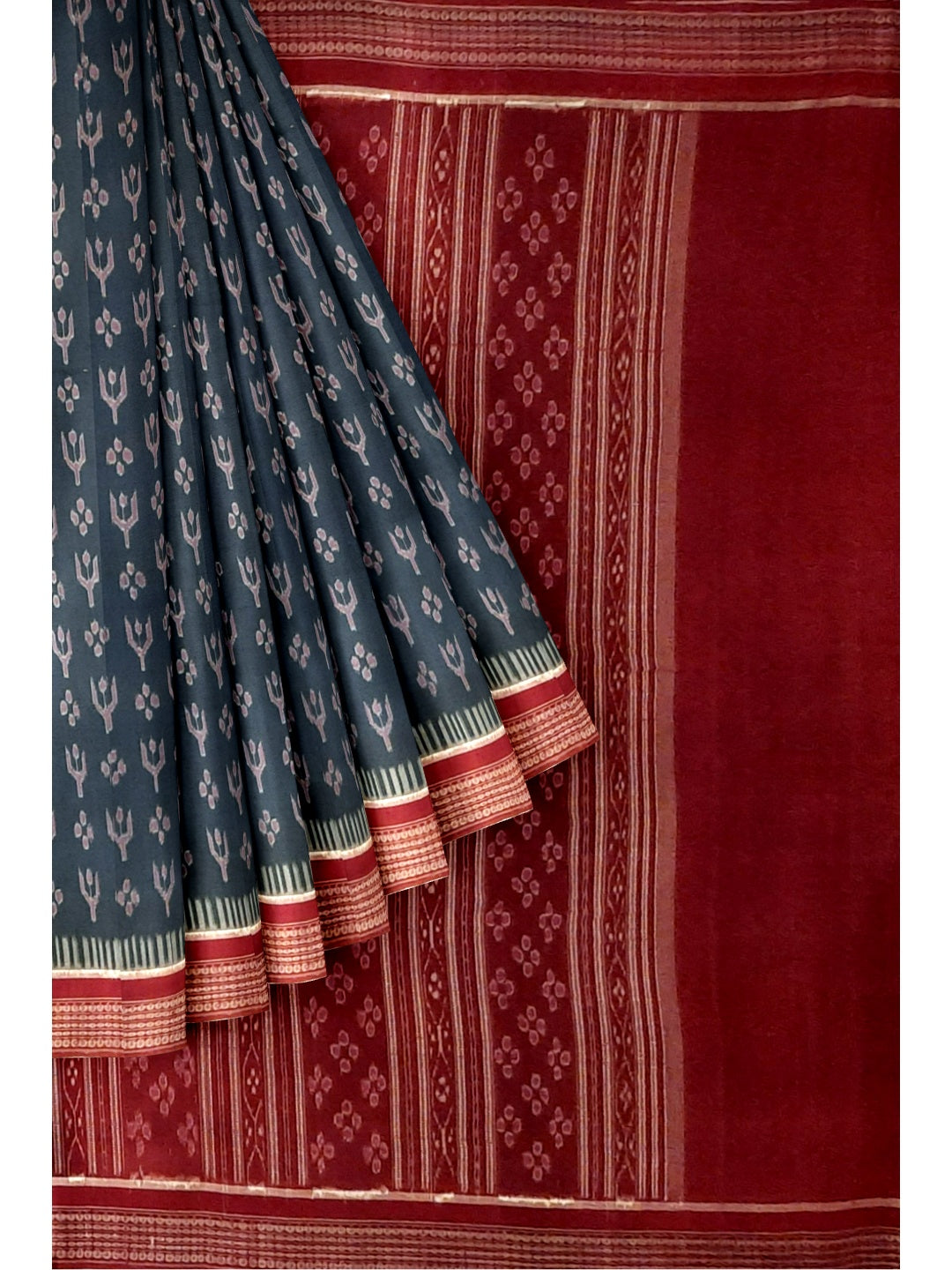 Grey cotton kathiphera Sambalpuri Ikat Saree with contrast cotton ikat blouse piece